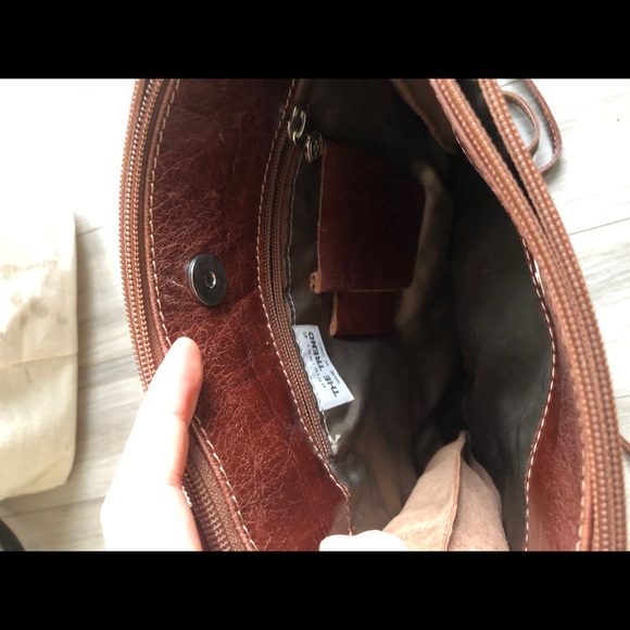 🌼SOLD 🌼Italian leather backpack 2 Ways - backpack + tote - Picture 3 of 4